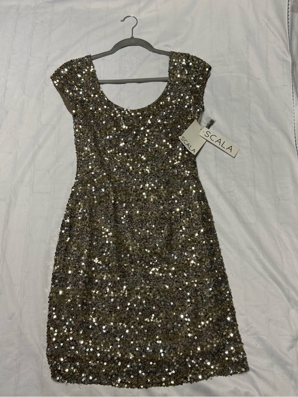 Scala Gold 100% Silk shell/ Polyester Lining. Cap-Sleeve Mini Dress